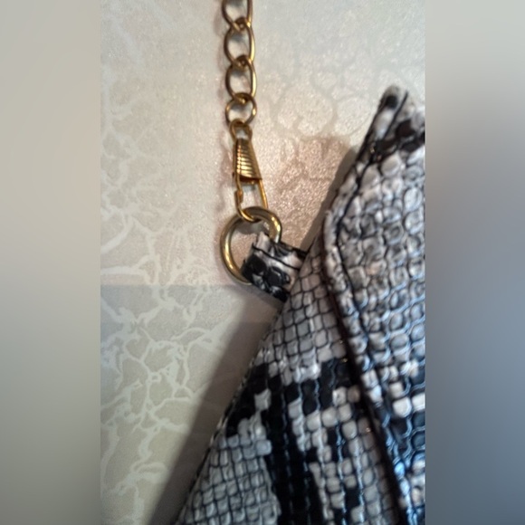 Handbag | ladies Python snakeskin look shoulder bag. - Picture 9 of 11